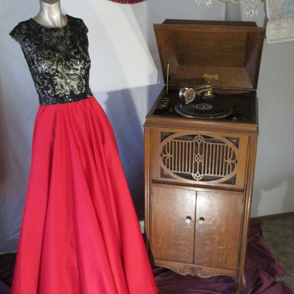 Studio 17 Dresses & Skirts - Studio 17 prom  dress